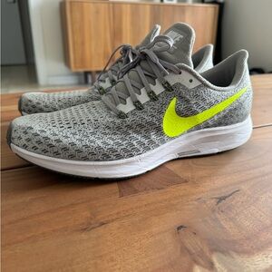 Nike Men's Pegasus 35 in Gray and Volt